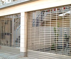 Cửa cuốn khớp inox giá rẻ tại HCM